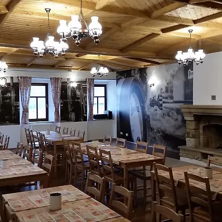 Hotel Strelnice 3*