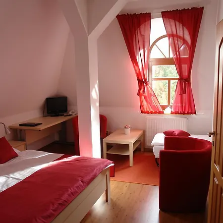 فندق Strelnice 3*