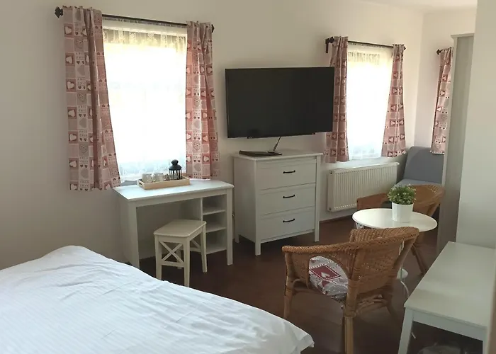 Hotel Strelnice 3*