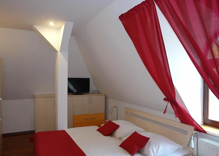 Hotel Strelnice 3*