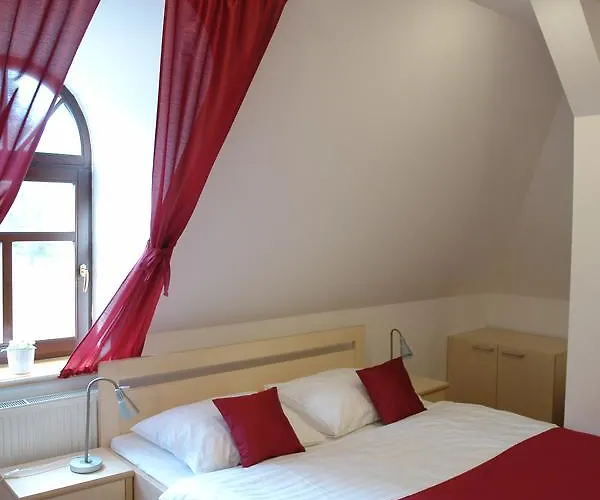 Hotel Strelnice 3*